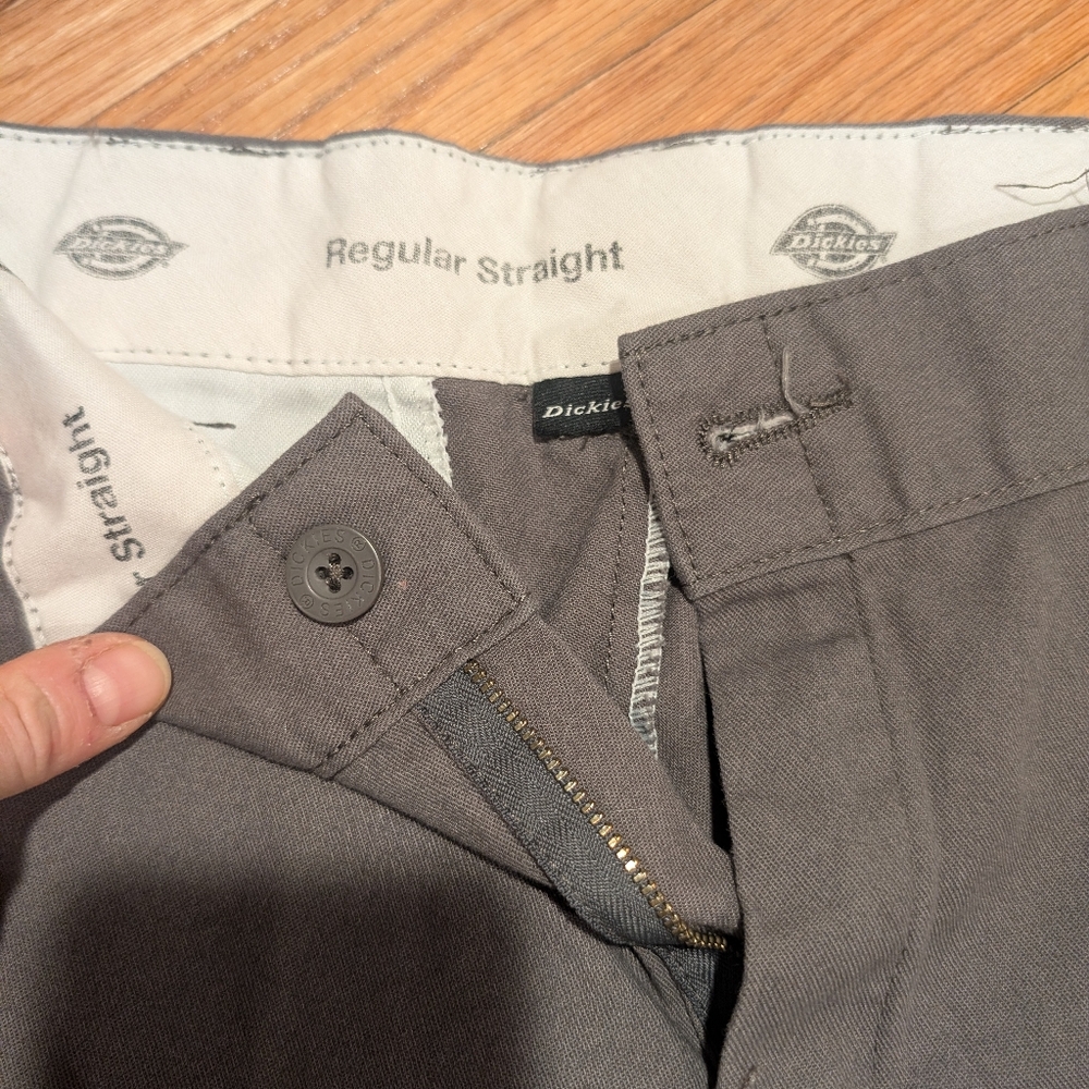 Dickie's Men's Gray Cargo Pants, 31x30 - Picture 4 of 7